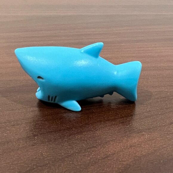 Blue Shark Cable Bite for Apple Lightning Cable - Picture 1 of 5